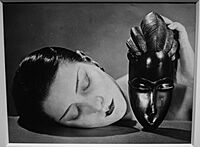 Kiki Noire et Blanche - Man Ray (25781166518).jpg