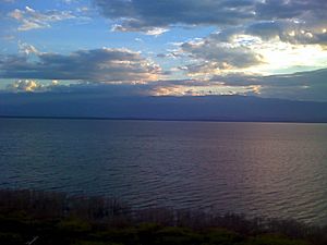Archivo:Lago Enriquillo