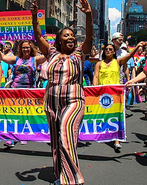 Archivo:Letitia James at New York Pride 50 - 2019-348 (48166918552) (1)