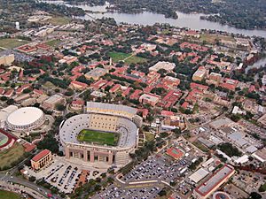 Archivo:Louisiana State University (aerial view)