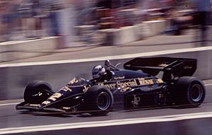 Archivo:Mansell Lotus 95T Dallas 1984 F1