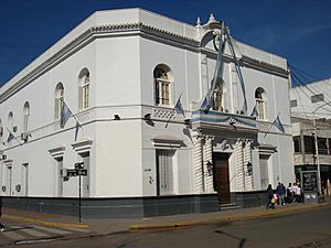 Archivo:Palacio Municipal del Pilar