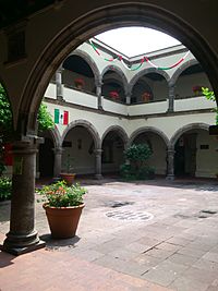 Archivo:Parroquia y Antiguo Convento de la Purificación de la Candelaria Arcos del Claustro