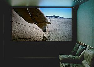 Archivo:Projection-screen-home2