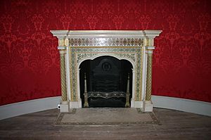 Archivo:Robert Adam fireplace, Round room, Strawberry Hill