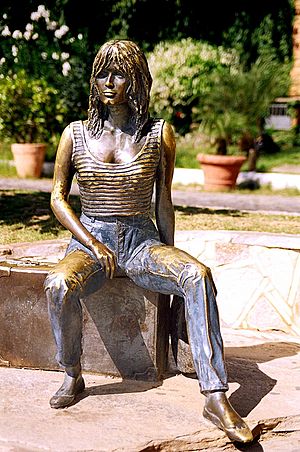 Archivo:Statue of Brigitte Bardot in Rio de Janeiro