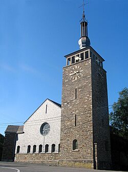 Tenneville - église N-D de Bauraing.JPG