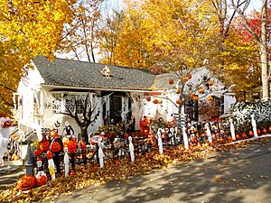 Archivo:Weatherly PA Halloween house