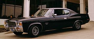 Archivo:1971 AMC Ambassador 2-door hardtop coupe