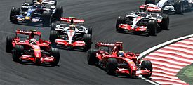 Archivo:2007 Brazilian GP 4 drivers at start