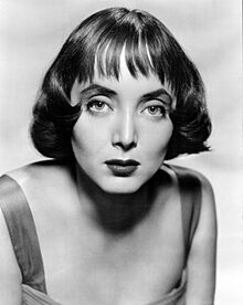 Carolyn Jones 1956.jpg