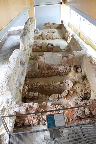 Carthaginian wall of Cartagena.jpg
