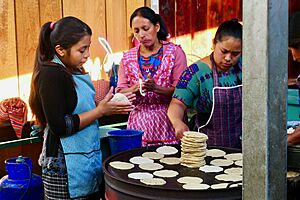 Archivo:Chichicastenango Market (Guatemala, March 2020) - 58