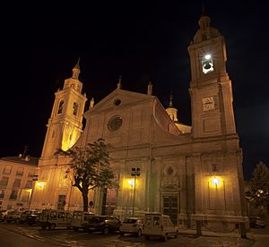 Archivo:Colegiata del Santo Sepulcro, Calatayud, España, 2012-09-01, DD 02