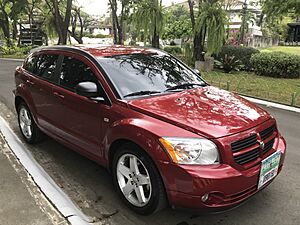 Archivo:Dodge Caliber SXT front