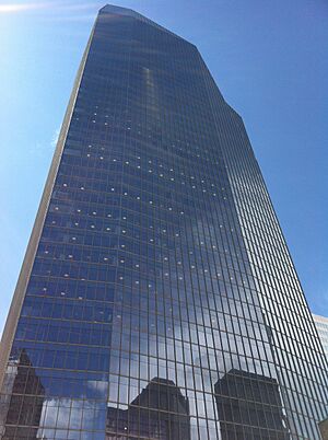 Archivo:EAP-east-facade