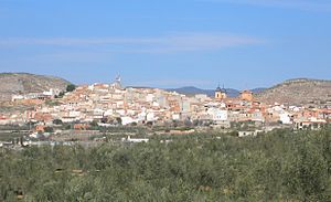 Archivo:Elche de la Sierra, Albacete, Castilla-La Mancha, España, desde la carretera de Murcia
