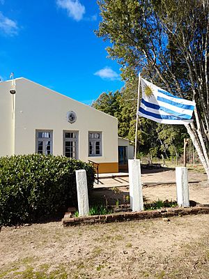 Archivo:Escuela 42 en Paralle Uruguay 18