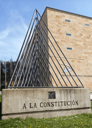 Archivo:Escultura-A-la-constitucion
