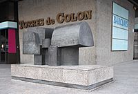Archivo:Herón (1975), José Luis Sánchez, Torres de Colón (Madrid)