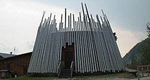 Archivo:Kulturzentrum der Tr'ondek Hwech'in