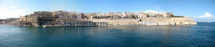 Archivo:Malta Valletta Panorama 12