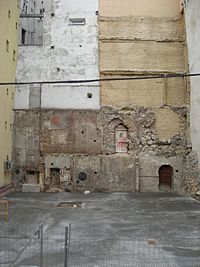 Archivo:Muralla de Madrid