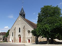 Neuilly (Yonne) Eglise.JPG