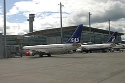 Archivo:Oslo Airport TRS 030630 005