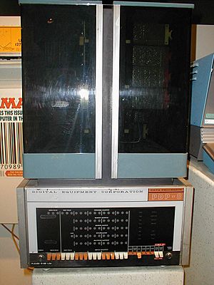 Archivo:PDP-8