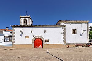 Archivo:Parroquia de San Bartolomé en Molinillo lateral