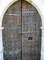 Porta romànica de l'església de Sant Genís de Montellà