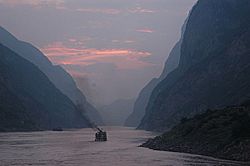 Archivo:Sunset on the Yangtze River