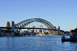 Archivo:Sydney Harbour Bridge - December 2018