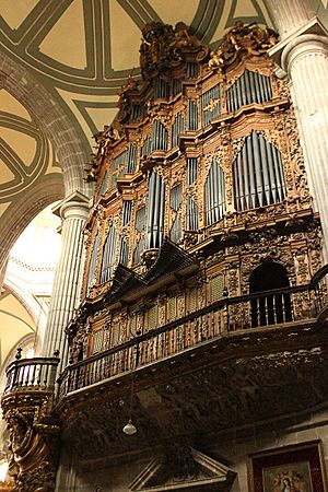 Archivo:Órgano de la Catedral Metropolitana