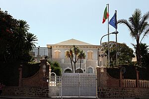 Archivo:Asmara, ambasciata italiana (villa roma)