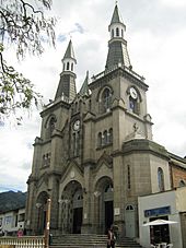 Archivo:Basilica Menor Nuestra Señora del Rosario de Chiquinquira