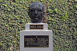 Archivo:BustoIsidroFabelaJardinCentroCulturaIsidroFabela