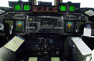 Archivo:C-141C Glass Cockpit Upgrade