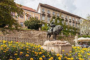 Archivo:Estatua de San Jorge mató al Dragón, Zagreb, Croacia, 2014-04-13, DD 01