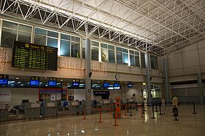 Archivo:Facturación aeropuerto Asturias