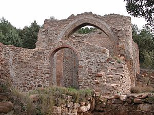 Archivo:Grávalos - Ruinas del monasterio de Santa María - 687850
