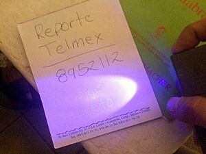 Archivo:Invisible UV ink (2946865249)