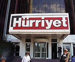 Archivo:Istanbul -Hürriyet- 2000 by RaBoe 02