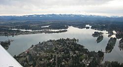 Lake Tapps (Washington) (2115903751).jpg