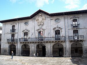Archivo:Mondragon - Ayuntamiento 1