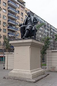 Archivo:Monumento a Diego Barros Arana, Santiago 20230815