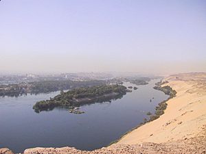 Archivo:Nile aswan
