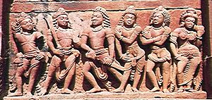 Archivo:Pandavas with Draupadi OR ayudhapurushas facing Madhu Kaitabha