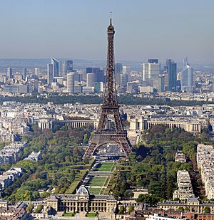 Archivo:Paris - Eiffelturm und Marsfeld2